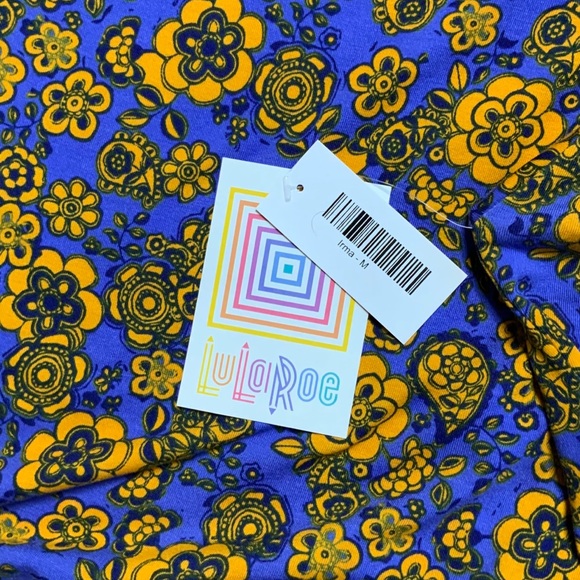 LulaRoe Tops - Picture 3 of 4